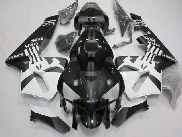 Matte Black & White Punisher Logo 2005-2006 CBR600RR Motorcycle Fairing Matte Black & White Punisher Logo 2005-2006 CBR600RR Motorcycle Fairing