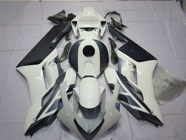 White and Silver 2004-2005 CBR1000RR Motorcycle Fairing White and Silver 2004-2005 CBR1000RR Motorcycle Fairing